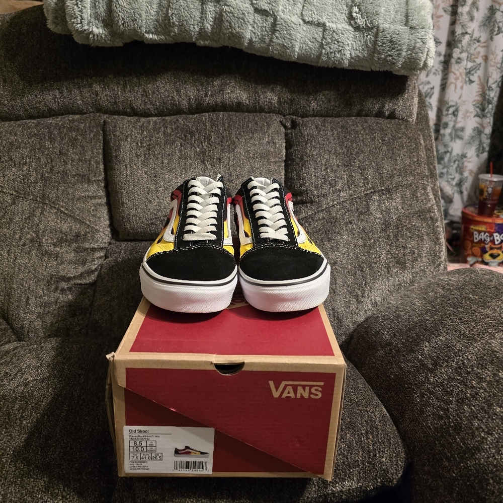 Vans Old Skool(Flame)Black and Tru White  Flame Design Sneakers - Picture 7 of 7